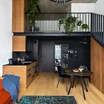 Stylish Loft With Terrace Paupys, Old Town Апартаменты