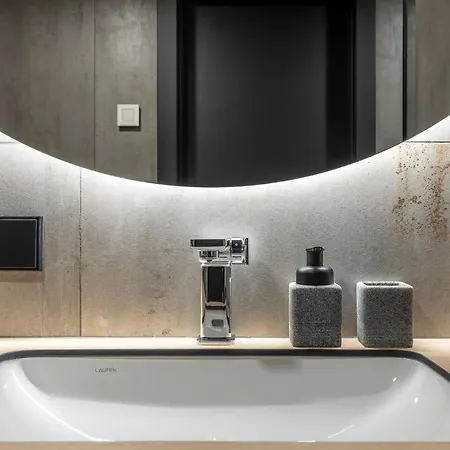 Stylish Loft With Terrace Paupys, Old Town Apartmán