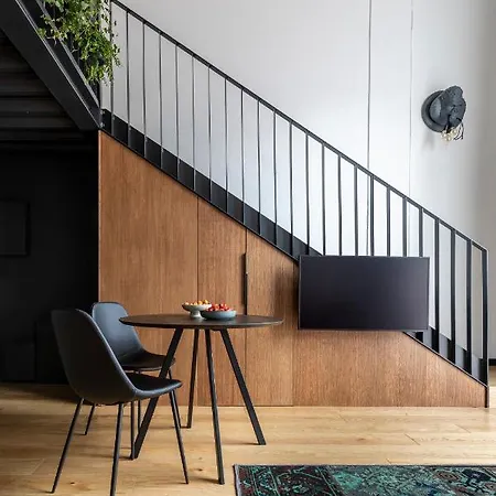 Stylish Loft With Terrace Paupys, Old Town Apartmán