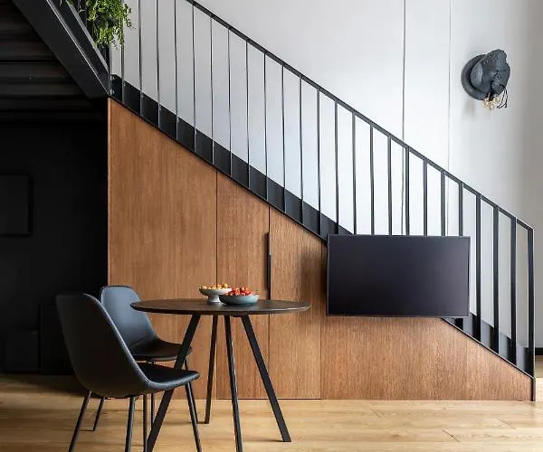 Stylish Loft With Terrace Paupys, Old Town Apartmán